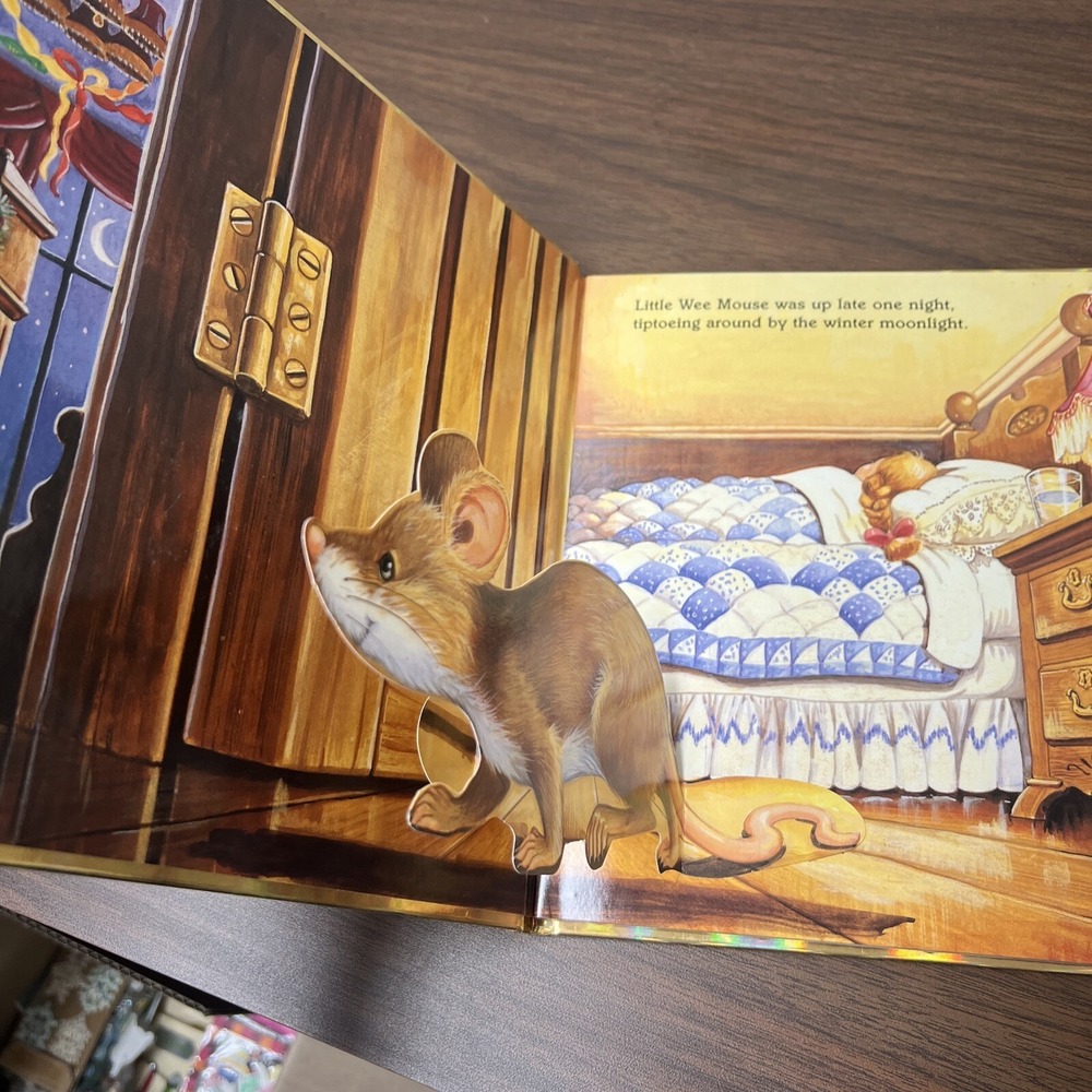Pop Up The Christmas Surprise: A Classic Mouse Family Tale (Kidsbooks, 2006) - Picture 5 of 14